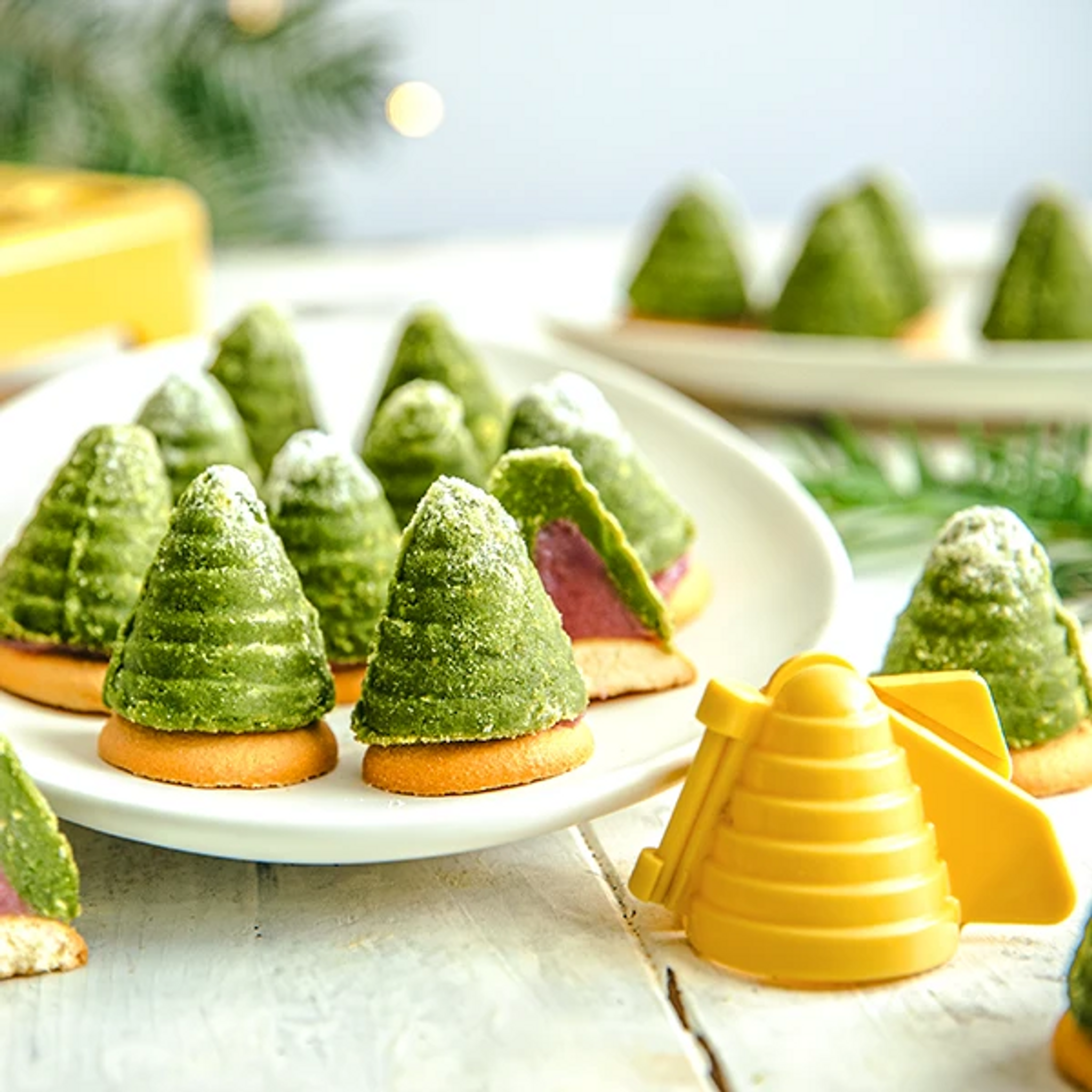 Matcha úliky s jahodovou náplňou