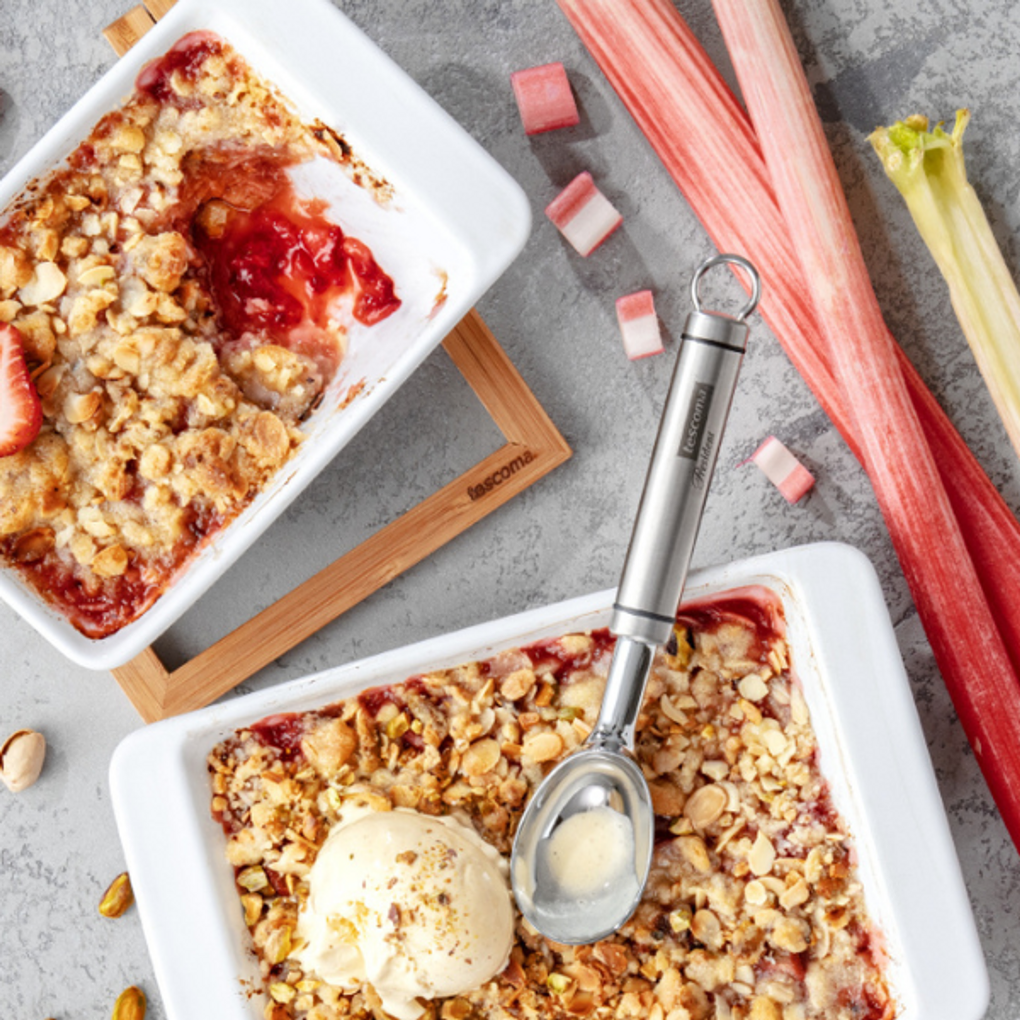 Crumble mit Erdbeeren und Rhabarber