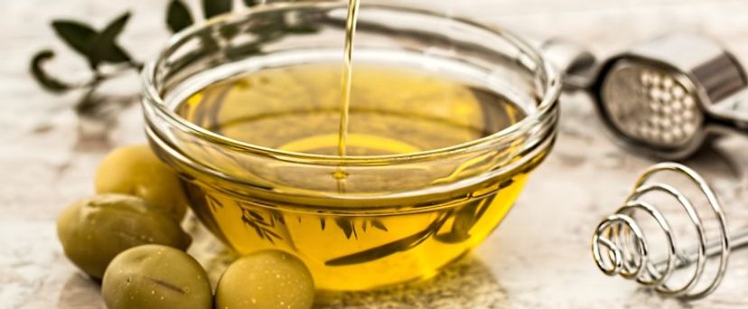 Jak przygotować olej z ziołowym aromatem?