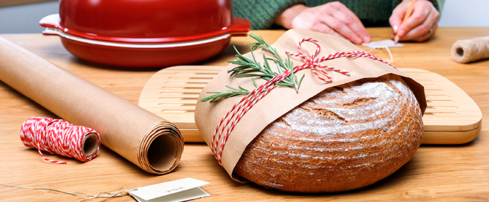 Frisch gebackenes Brot - schenken Sie den Duft und die Wärme von Zuhause