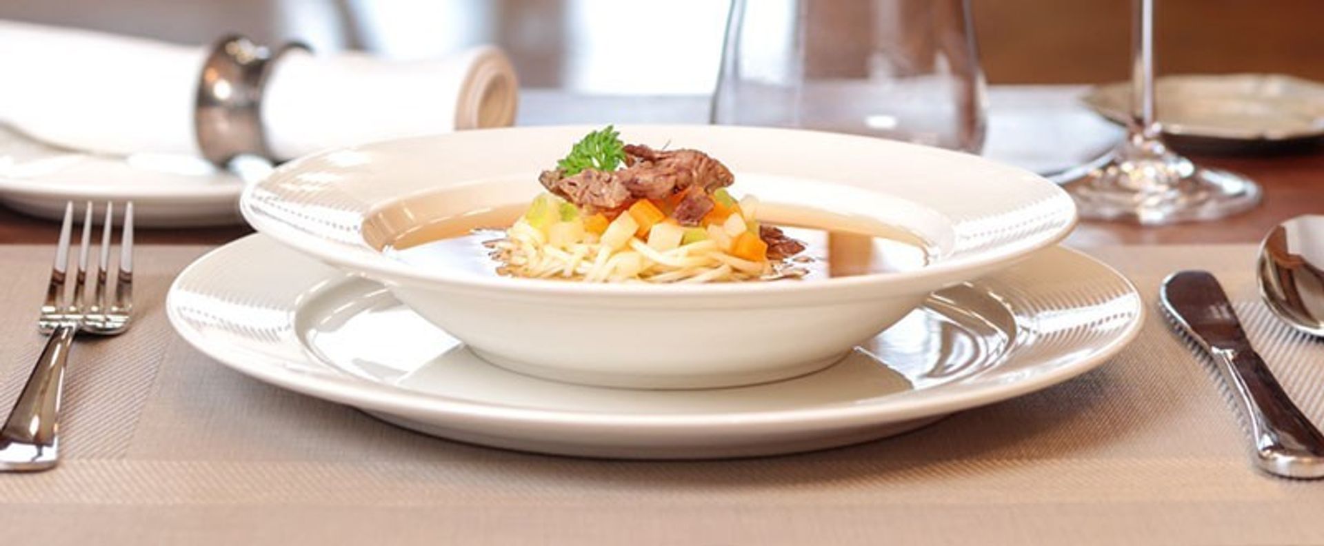 Erős húsleves velős csonttal