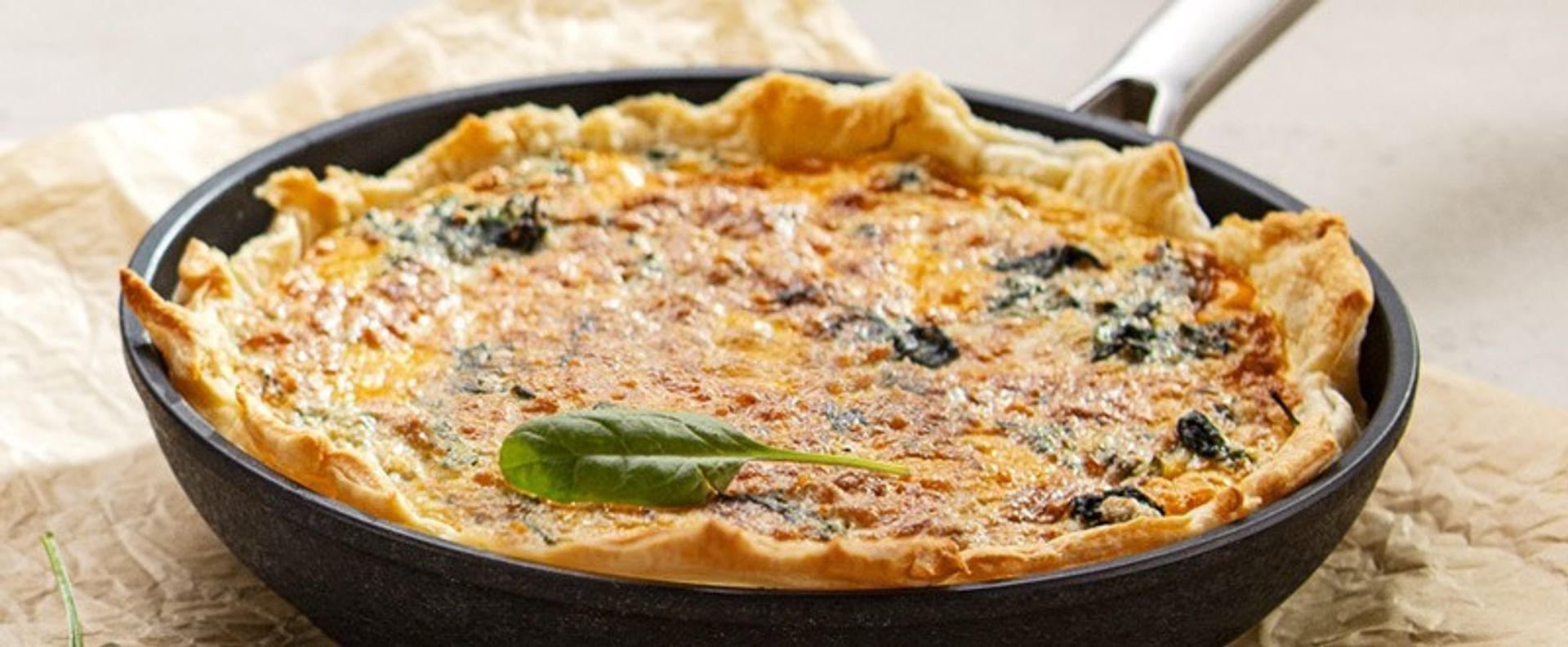 Erbsenquiche mit Spinat
