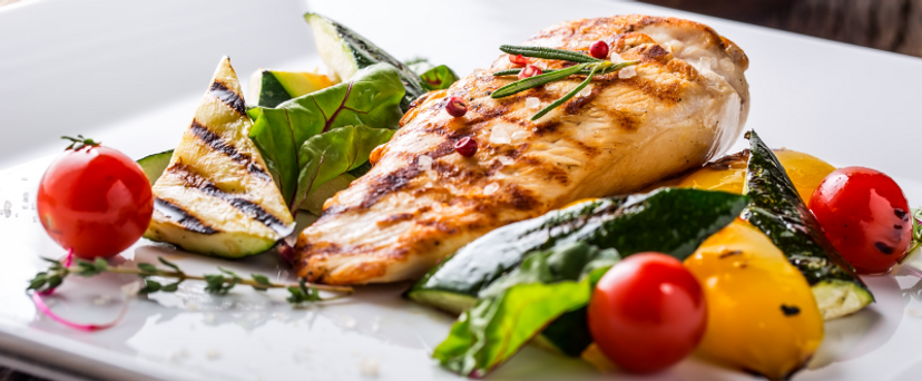 Wie man saftige Hähnchen auf dem Grill zubereitet