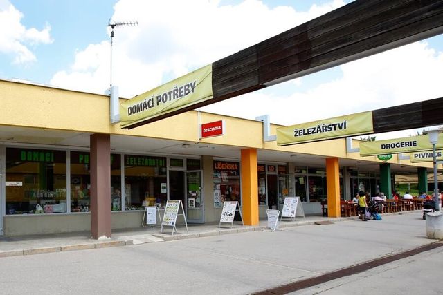 Líšeňské centrum obchodu a služeb
