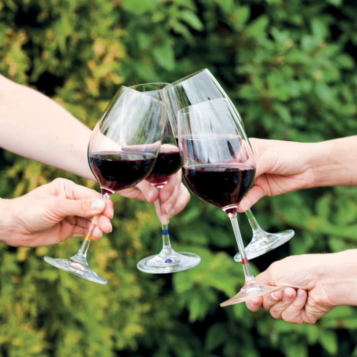 Jak držet sklenici na víno