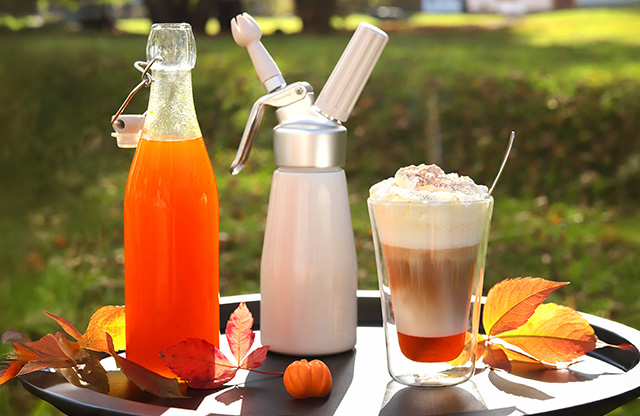 Kürbis-Gewürz-Latte (Pumpkin Spice Latte) - bild