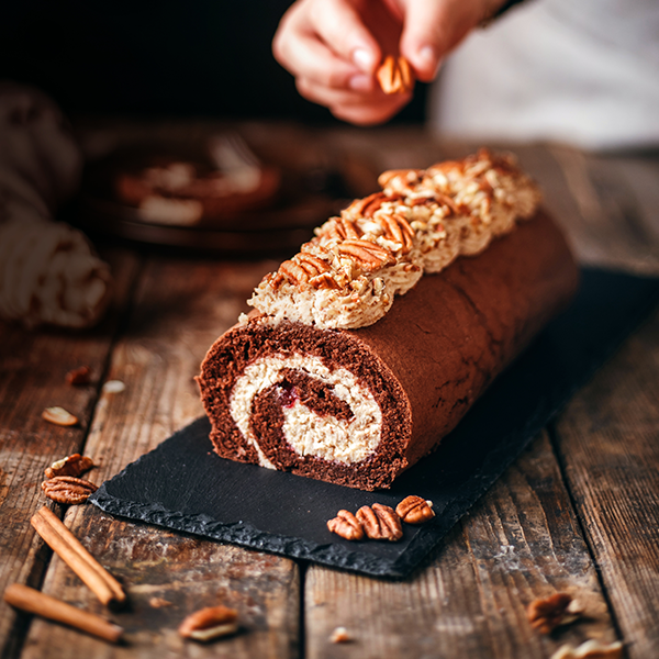 Kakaová roláda s pekanovými orechmi - obrázok